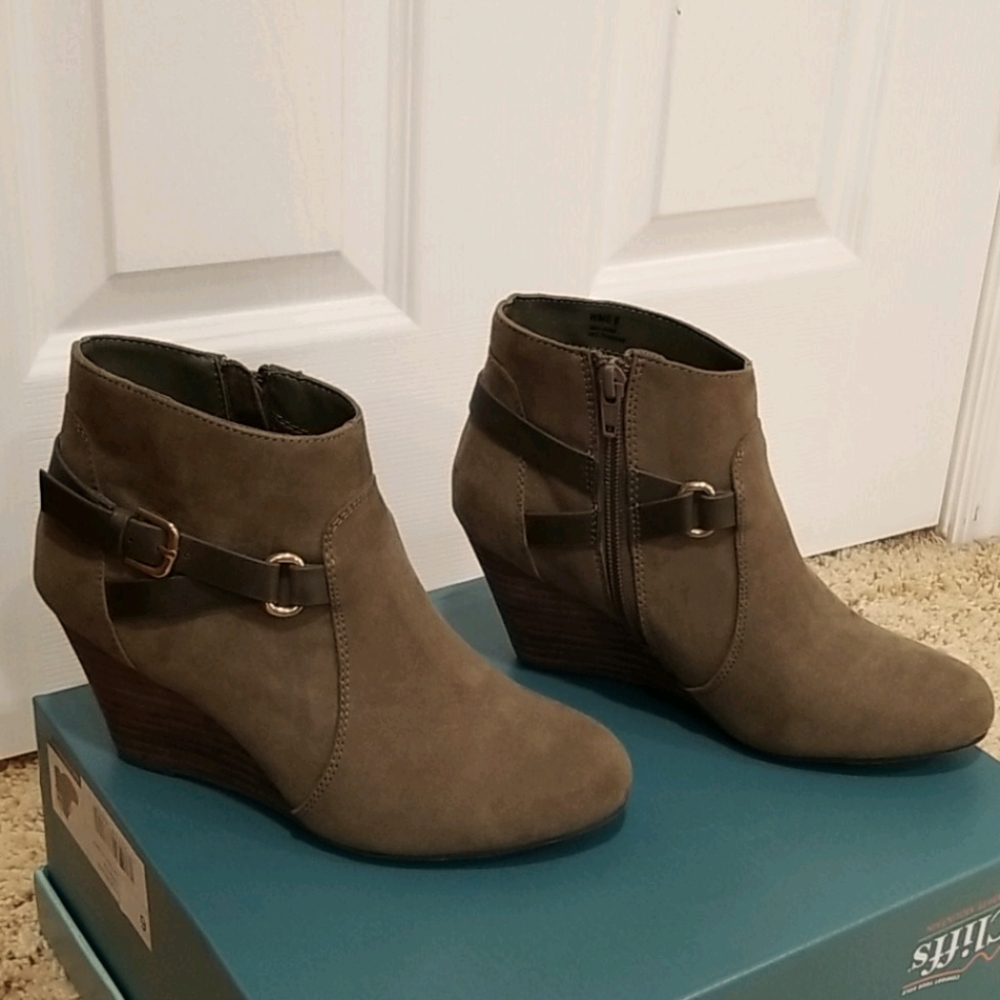 Report Galiana Wedge Booties